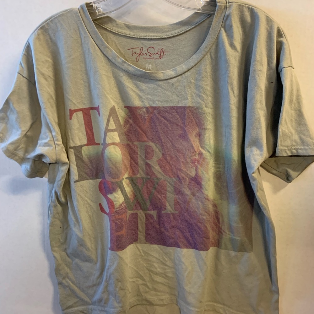 Taylor swift’s t shirt